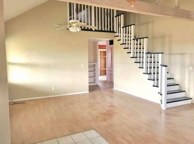 Photo - 43926 90th St W