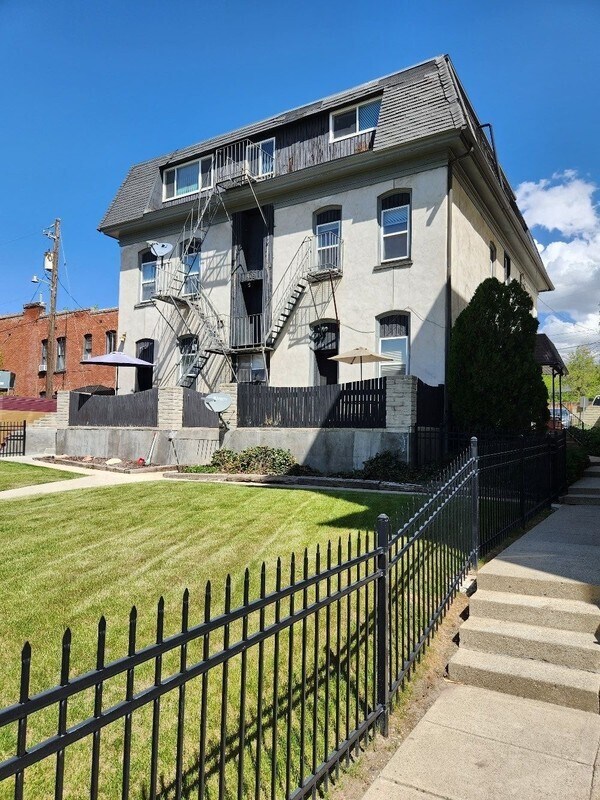 Photo - 409 E 1st Ave Unit 4