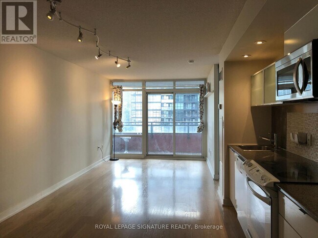 Photo - 4 Spadina Ave. Unité 1121
