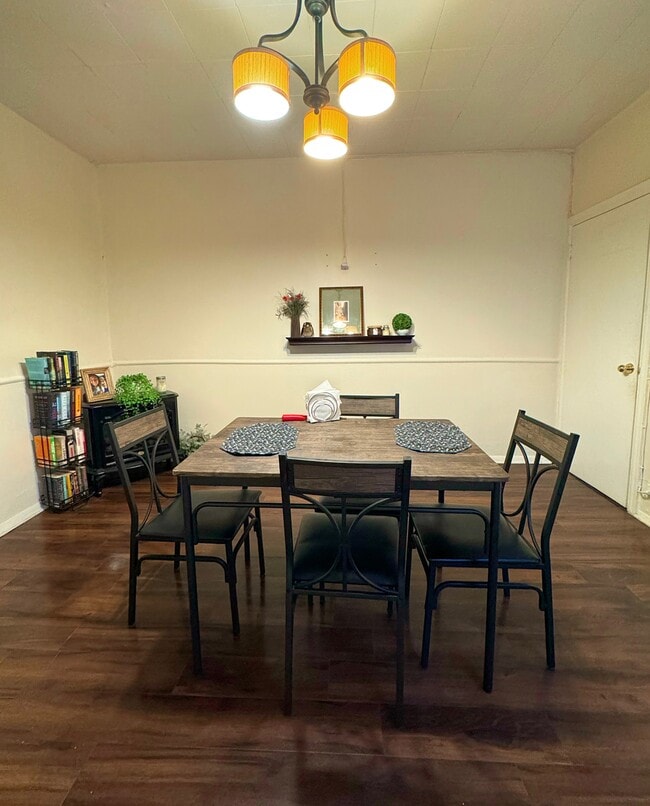 Photo - 245 Pensdale St