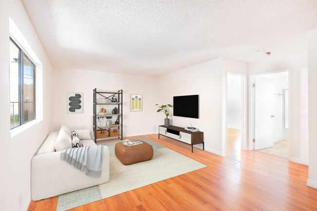 Photo - 980 White Knoll Dr