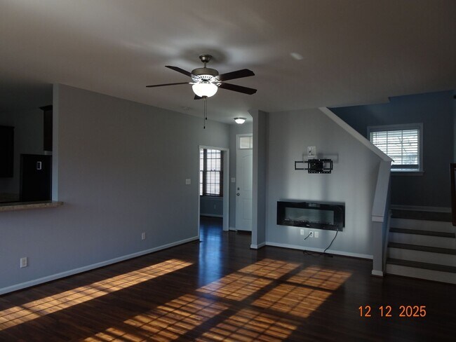 Photo - 3 Bedrooms, 2.5 Bathrooms Single Family Home