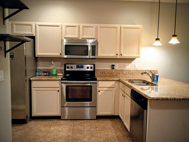 Photo - 425 Oasis Ln