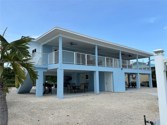 Building Photo - 9502 Aviation Blvd