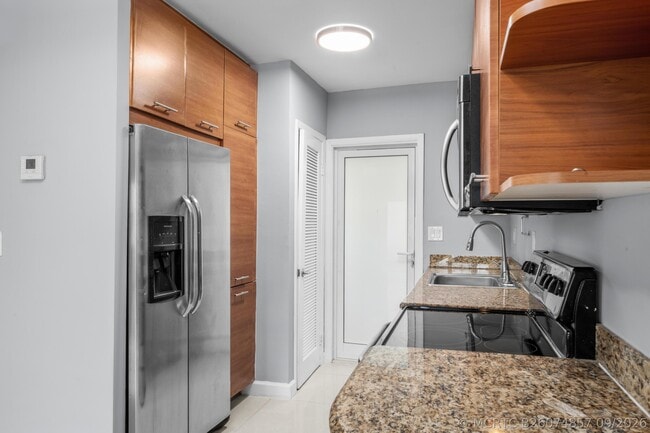 Photo - 3250 NE 28th St Unit 102