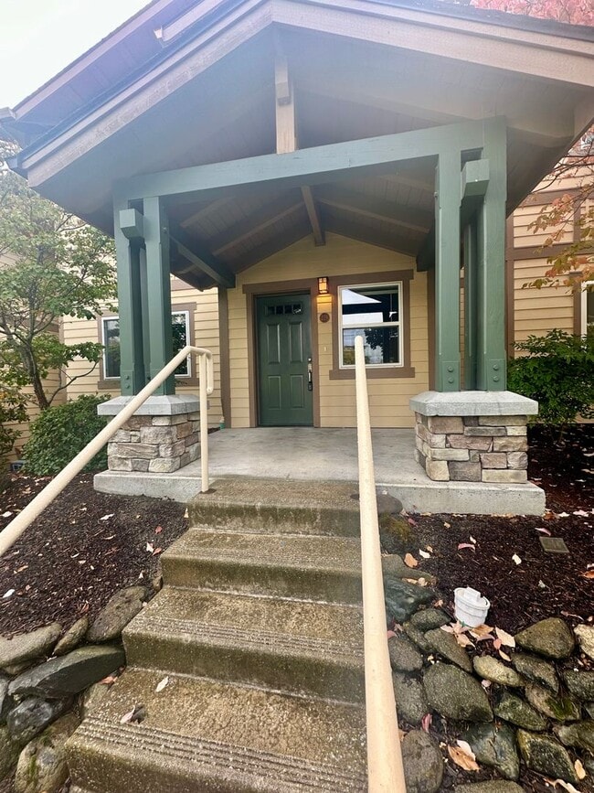 Building Photo - Newly renovated Two-bedroom apartment in Ashland!