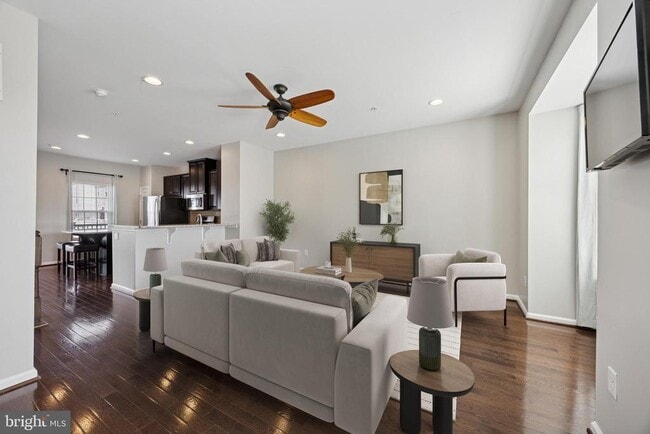 Building Photo - 641 Washington Sq