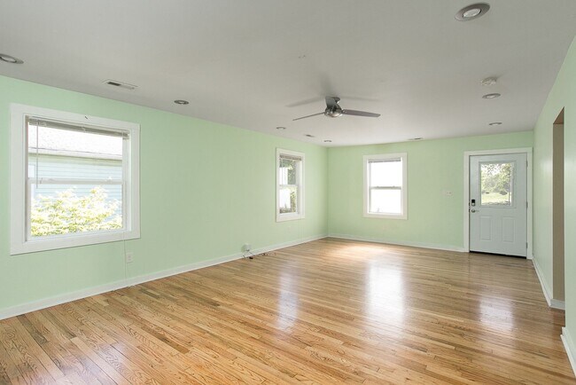 Photo - Beautiful and Spacious 5 Bedroom + 3 Bath Home w/ Office close to Downtown!