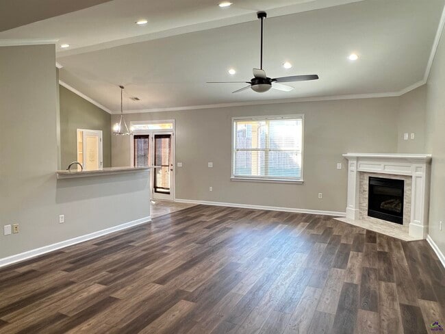 Photo - 210 Hearthwood Dr