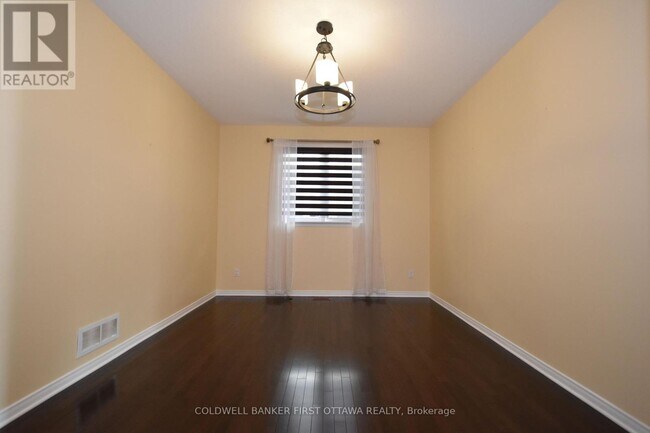 Photo - 413 Blackleaf Dr