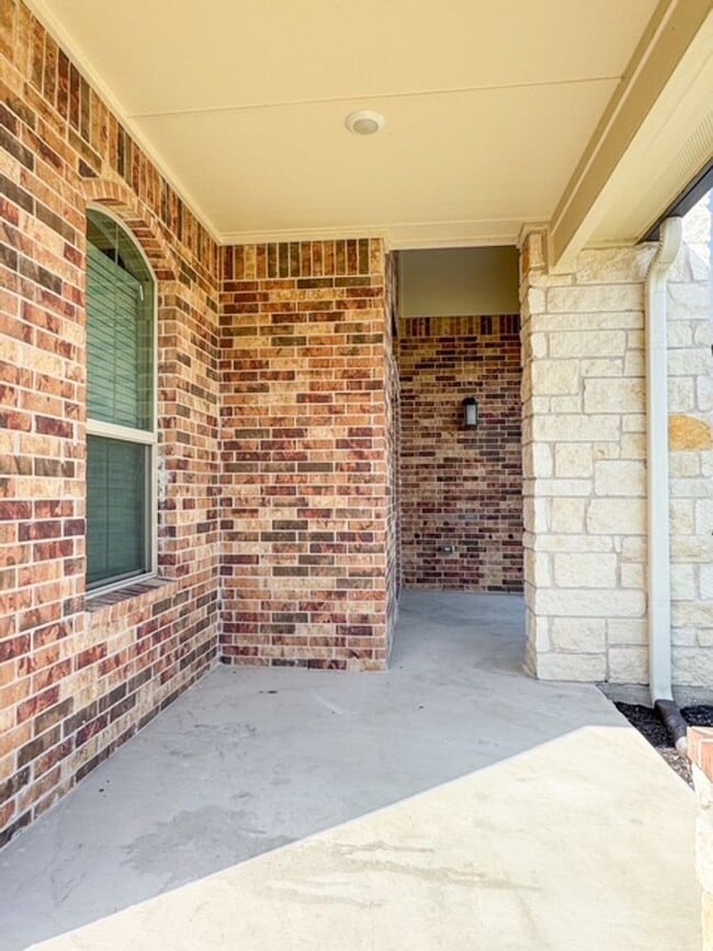 Photo - Stunning home with ALL THE SPACE in 3 Creeks!