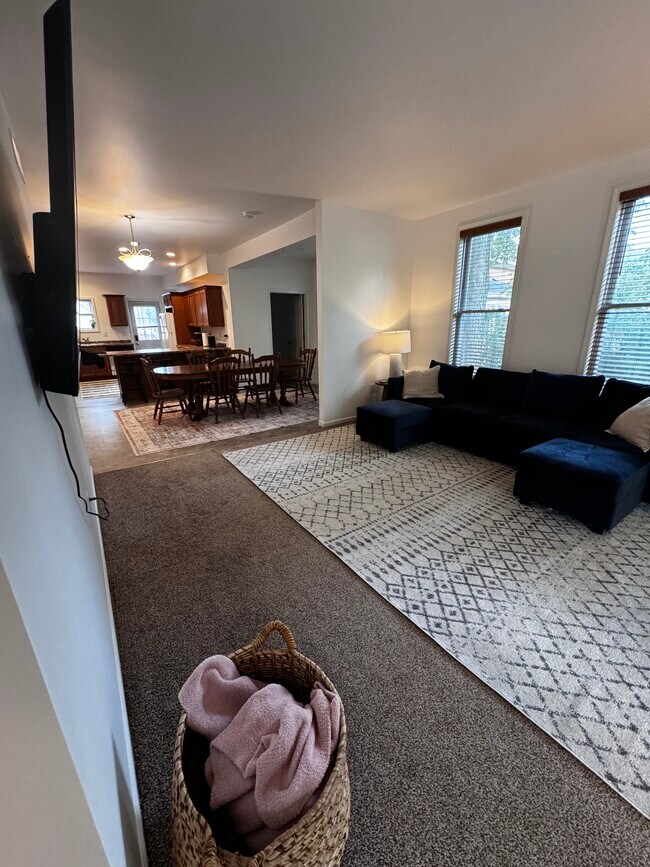 920 Center Pl Unit 920