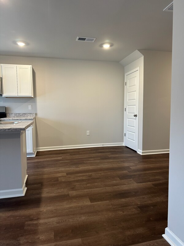 Photo - 43 River Rock St