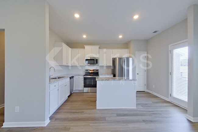 Photo - 928 Silent Barge Cv