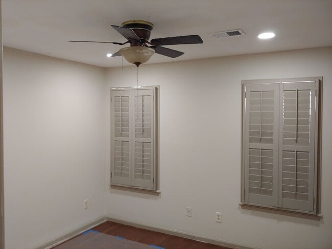 Building Photo - 416 Shallow Creek Rd