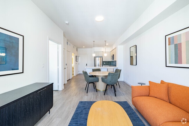 1BR, 1BA - 683SF Living Room