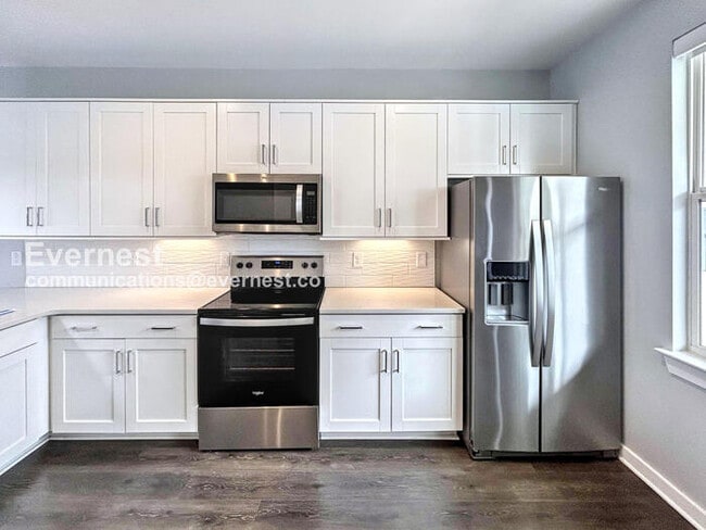 Photo - 203 Jeffries Wy