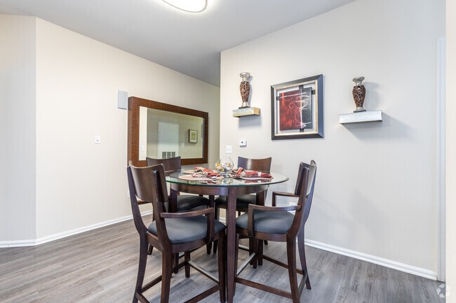 2BR, 2BA - 1,290SF