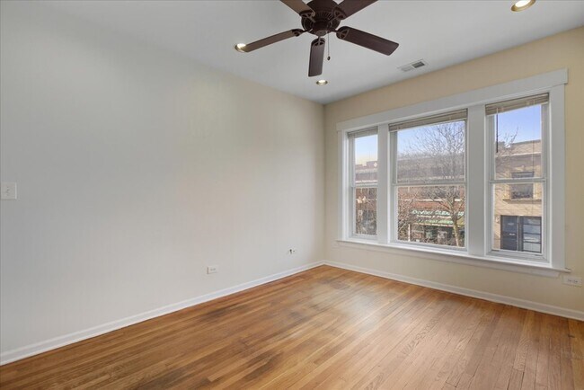 Photo - 4641 N Rockwell St Unit 2