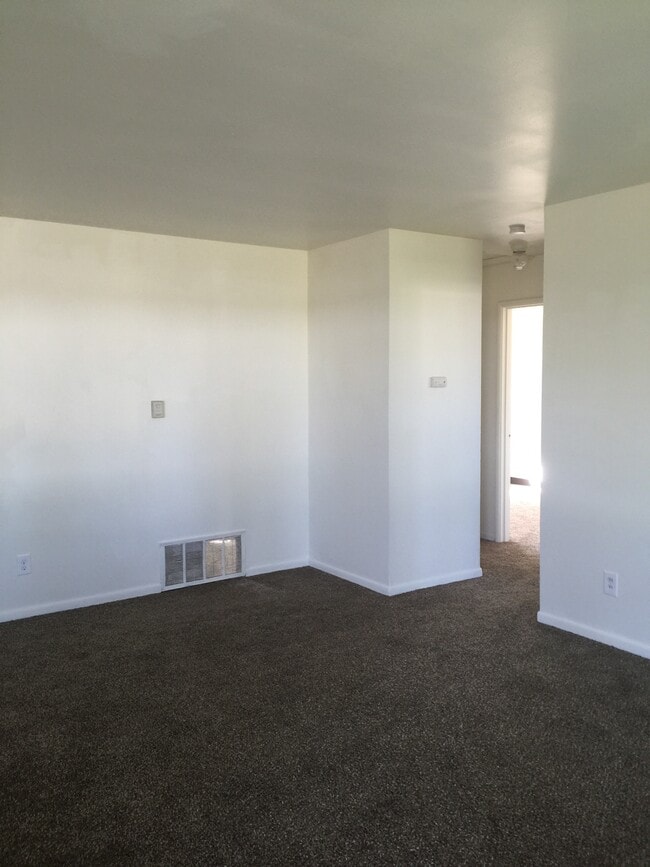 Photo - 1230 Vandenburg Loop