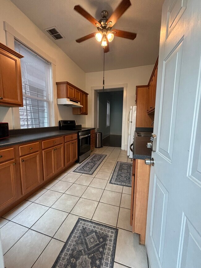 Photo - 1902 Barnard St Unidad 1