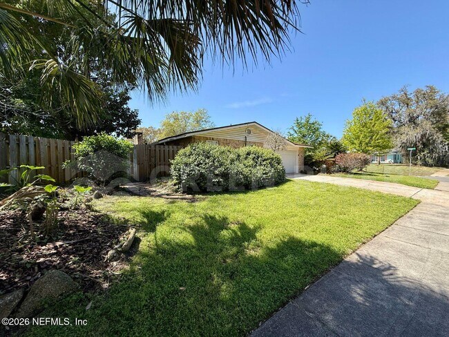 Photo - 2 Fairway Rd