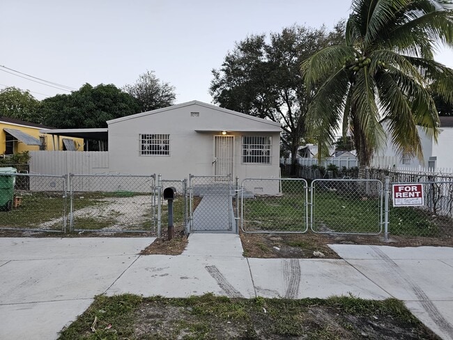 Photo - 1240 Rutland St