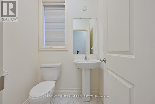 Photo - 92 Adventura Rd