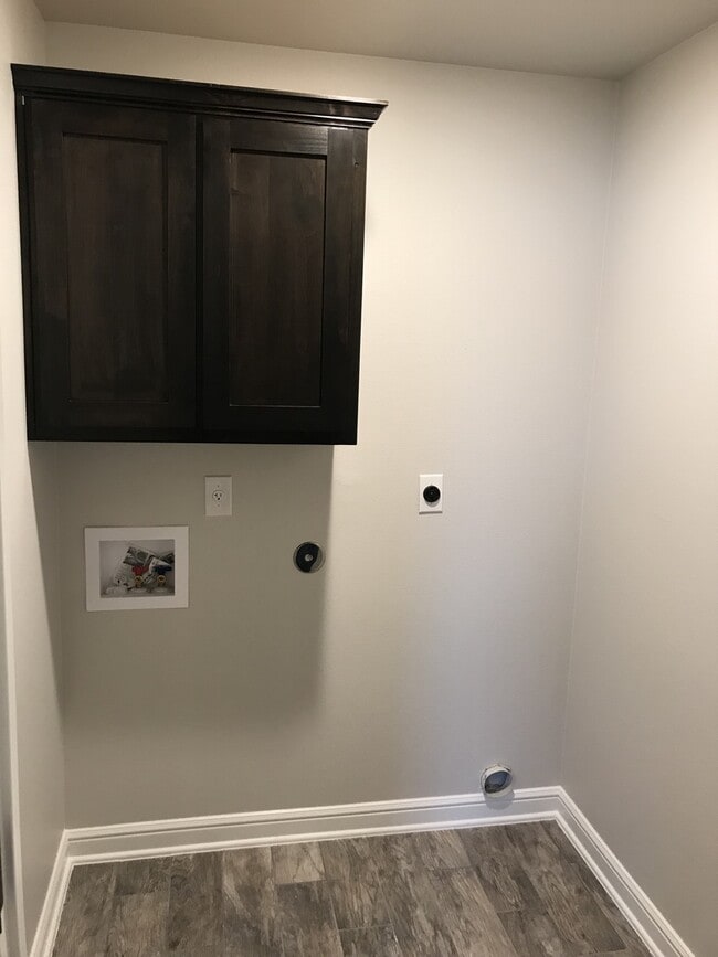 Photo - 2 bed/2 bath Duplex - Ready 1/14/2026 - Text 201-231-7228