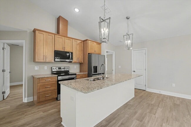 Photo - 37 Haida Trail