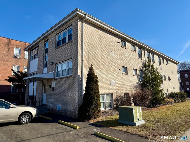 Photo - 179 Elm St Unit 2