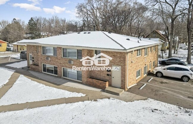 Building Photo - 5500 N Bryant Ave Rental
