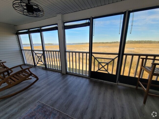 Building Photo - Welcome to our stunning 3-bedroom, 2-bathr... Unit TC108-8 Rental