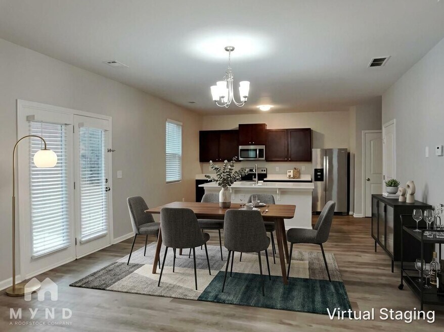 828 Lake Chase