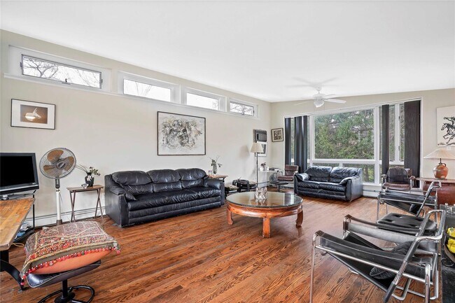 Photo - 28 Sprain Valley Rd