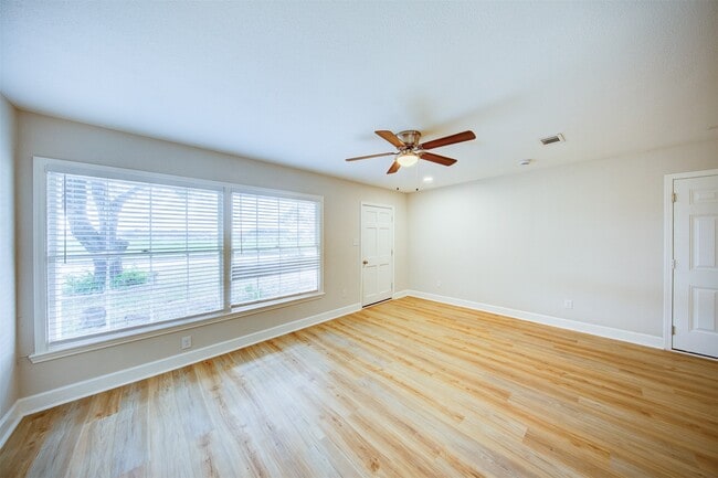 Photo - 1418 13th Ave N