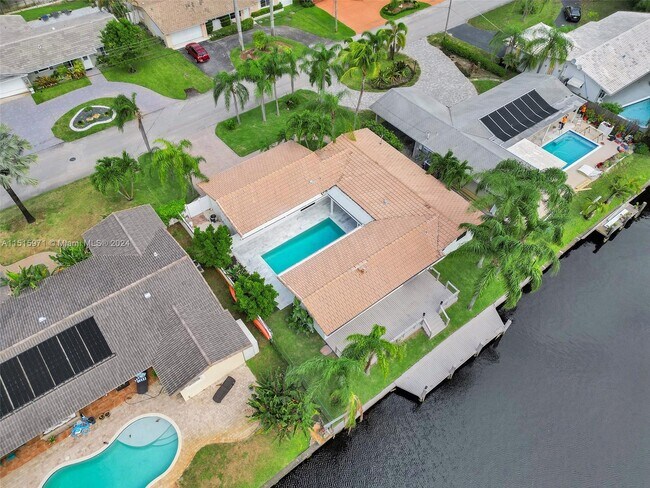 Photo - 1466 NE 55th St