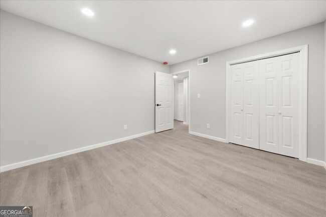 Photo - 2637 Lester St