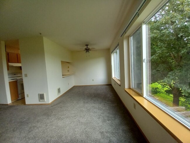 Photo - English Gardens Apartments