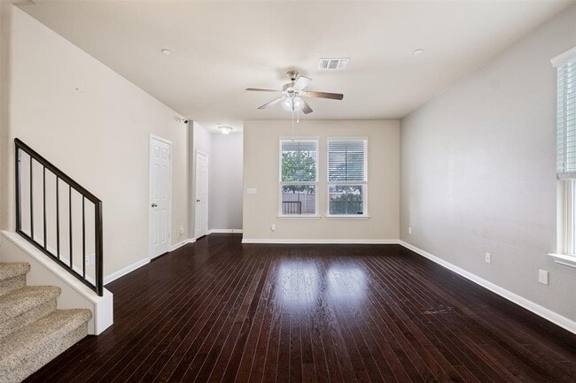 Photo - 730 Lost Pines Ln