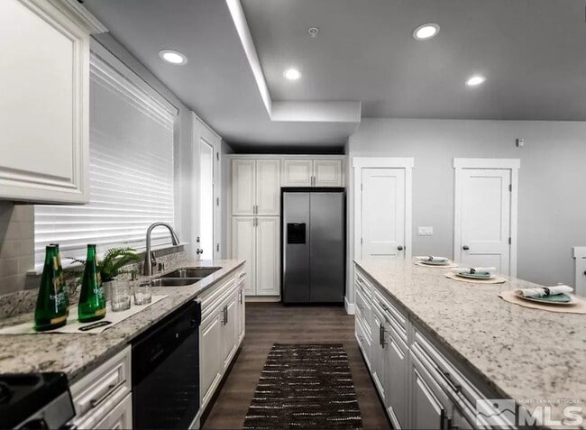 Photo - 720 Bluffs Ct