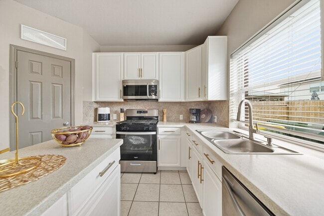 Building Photo - 8804 Sunforest Ln