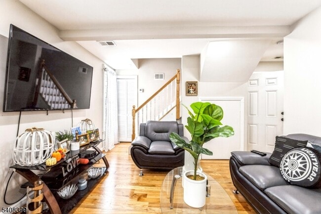 Photo - 604 N 8th St