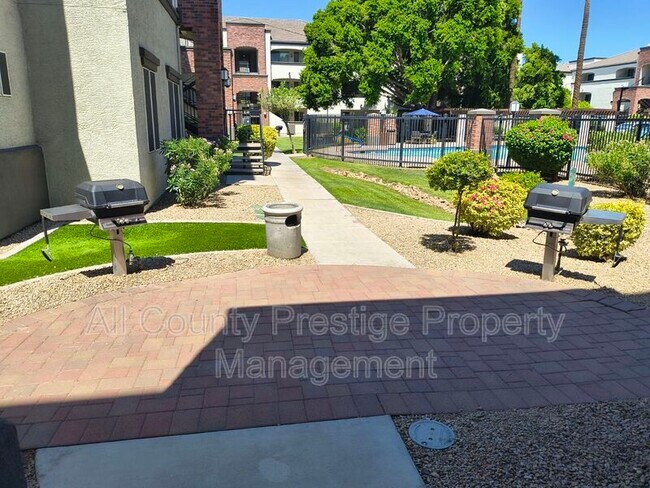 3302 N 7th St Unit 267