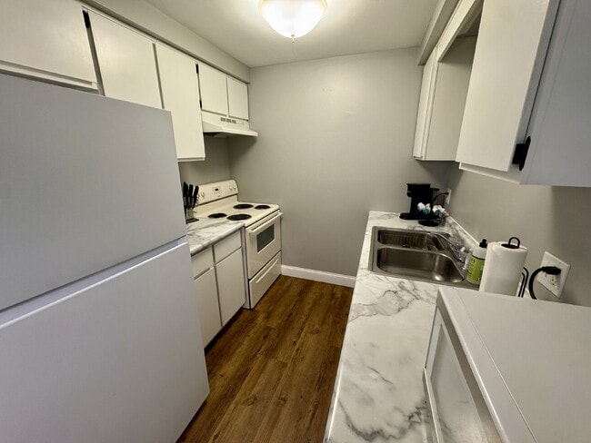 Photo - 1444 State St Unit Apt 7