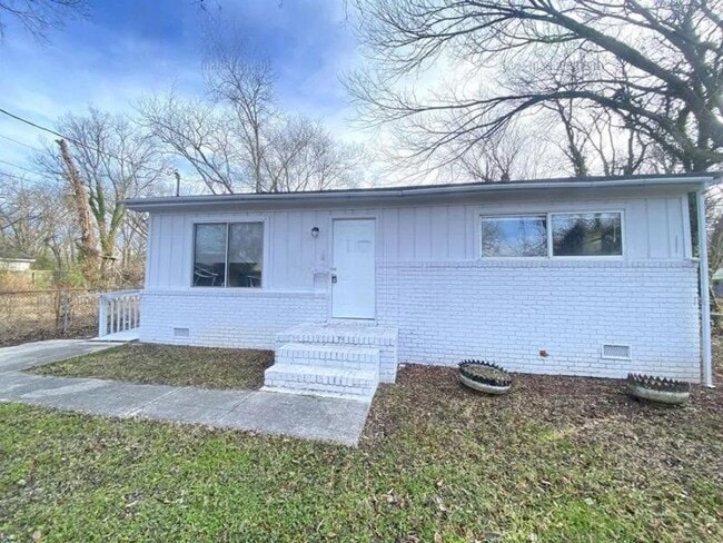 Photo - 533 Branham Ave SW