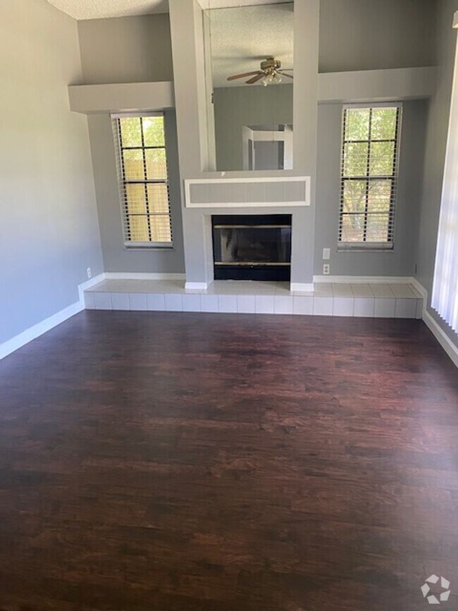 Building Photo - 3 Bedroom, 2 bathroom House in Lakewood Pa...