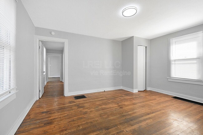 Photo - 2645 Grand Ave