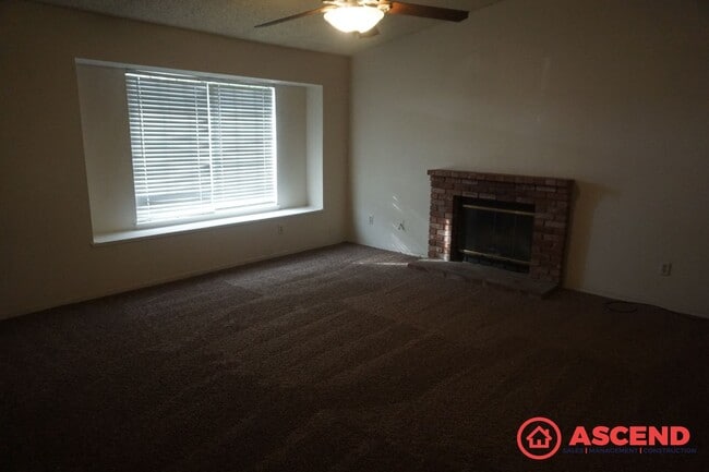 Photo - Charming 3 Bed, 2 Bath Home in SE Bakersfield