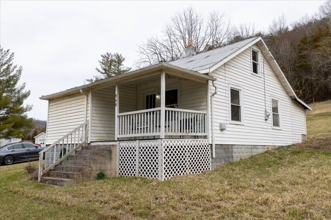 Photo - Cozy Living in a Convenient Christiansburg...